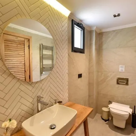 Villa Luxurious 4br With Sea View Pool And Lot More Antalya 1053 *