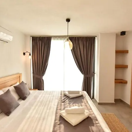 Villa Luxurious 4br With Sea View Pool And Lot More Antalya 1053
