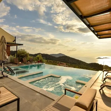Luxurious 4br With Sea View Pool And Lot More Antalya 1053 Villa *